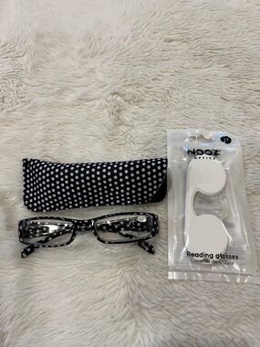Nooz Optics Armless reading glasses 3.0 flat